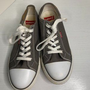 Levi’s Canvas Lace Up Sneakers 5.5
